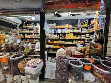 ¿Más cara la cena navideña? En este mercado en CDMX consigues bacalao y mole baratos