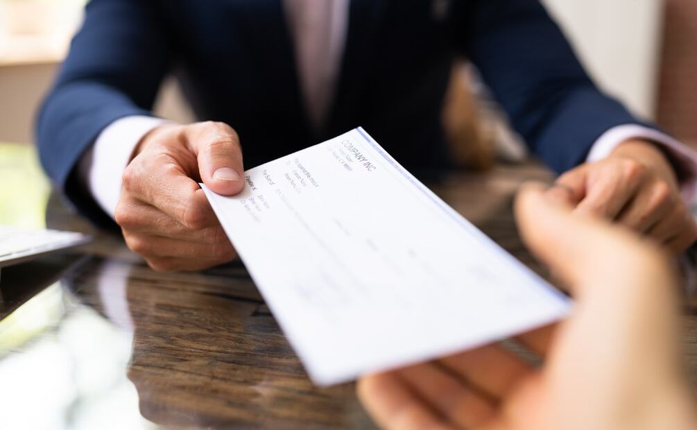 Conoce las fechas límite para recibir el pago de utilidades en 2025 (Foto: DeDinero)