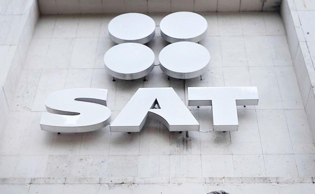 Depósitos mayores a 15 mil pesos: SAT pone bajo la lupa cuentas de BBVA, Santander y Banamex. (Foto: Cuartoscuro)