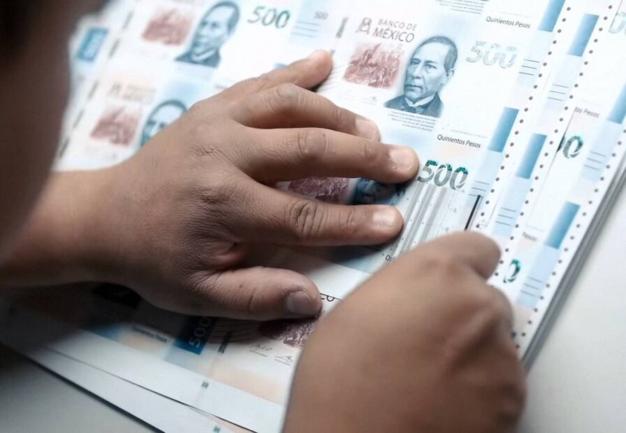 Los billetes mexicanos incluyen diversos elementos para dificultar su falsificación. (Foto: Banxico)