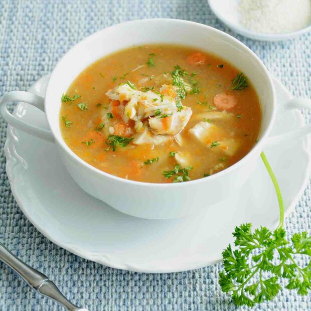 Caldo de pollo con verduras, una combinación perfecta. (Foto: DeDinero)
