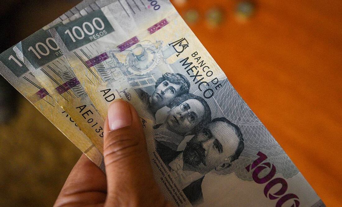 Calcula cuánto pagarías al mes al Fonacot si pides 50 mil pesos para tus vacaciones. (Foto: Cuartoscuro)