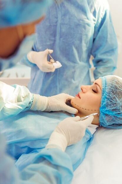 Créditos para gastos médicos y cirugías estéticas. Fuente: Freepik.