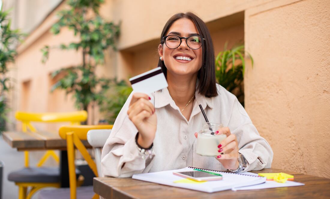Tarjeta de crédito por primera vez (Foto: Canva)