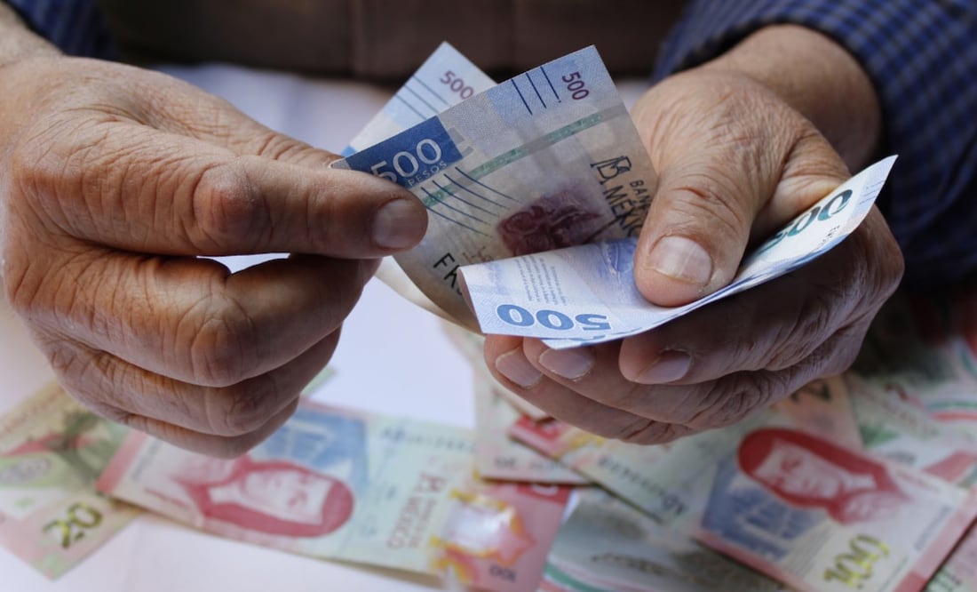 Crédito Fonacot de $10,000 pesos: cuánto necesitas ganar y cuánto pagarás cada mes en 2025. (Foto: Canva)