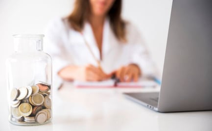 Especialista brinda consejos financieros para mujeres +30 para aplicarse en 2024