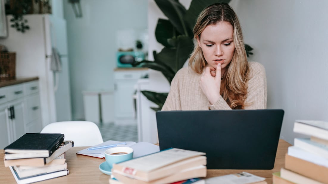 Errores que afectan tu historial crediticio (Foto: Canva)