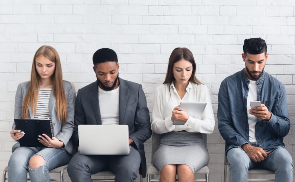 Portal del Empleo 2025: Así puedes registrarte, buscar vacantes y postularte a trabajos en México. (Foto: Canva)