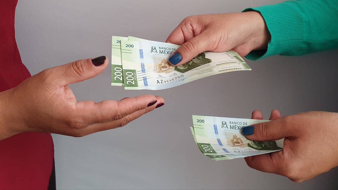 Conoce cómo y cuándo puedes retirar dinero de tu Afore (Foto: Canva)