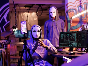 App de préstamos pide selfies para intimidar; usuario revela nombre y deuda impagable