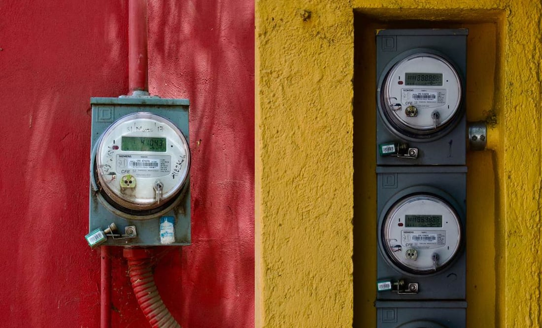 Conoce el significado de las luces de colores que aparecen en los medidores de la CFE. (Foto: X de Twitherer2Mo)