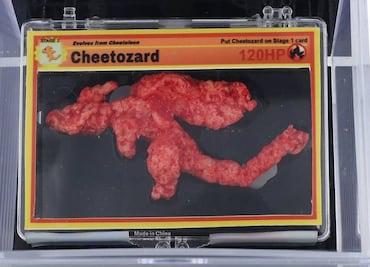El Cheetozard. Un Cheeto con forma de Charizard se subasta por casi 10 mil dólares