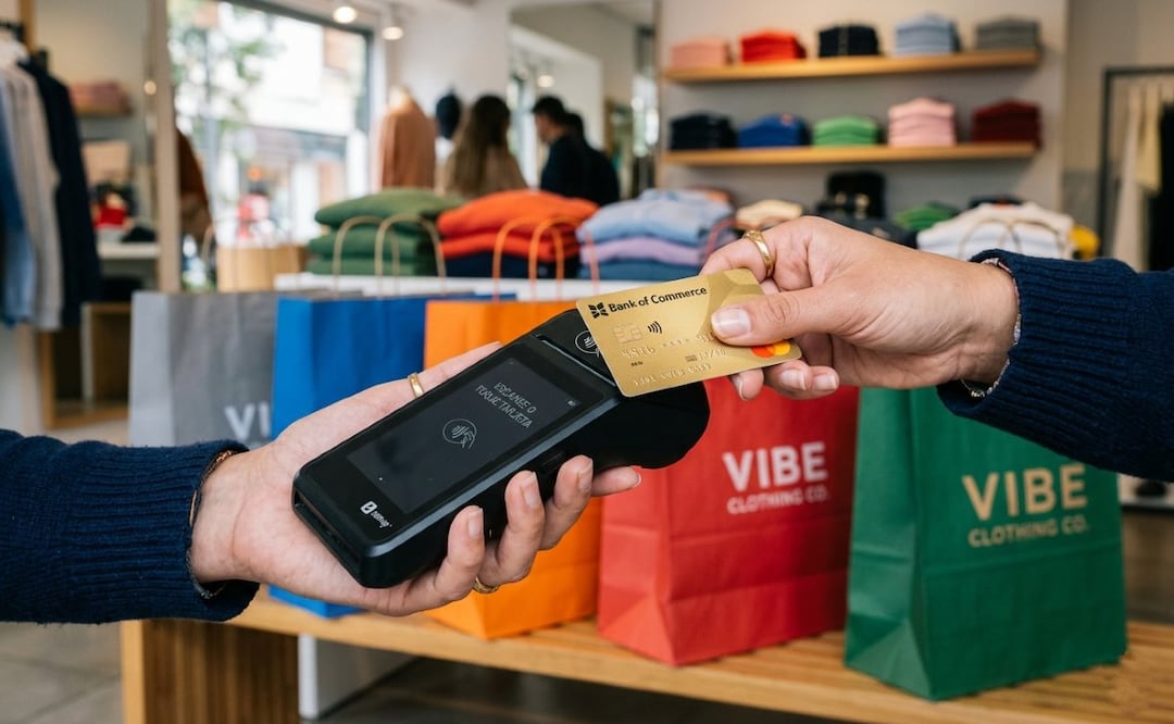 Meses sin intereses no son tan gratis: el truco en precios que pocos notan al pagar con tarjeta. (Foto: Creada con IA)