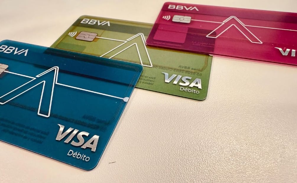 BBVA desata furor con su nueva tarjeta rosa: descubre qué es, qué ofrece y cómo conseguirla. (Foto: Captura de pantalla)