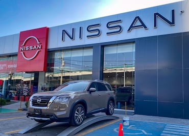 Tras llegar mexicano como CEO global, Nissan anuncia cierre de plantas y corta empleos