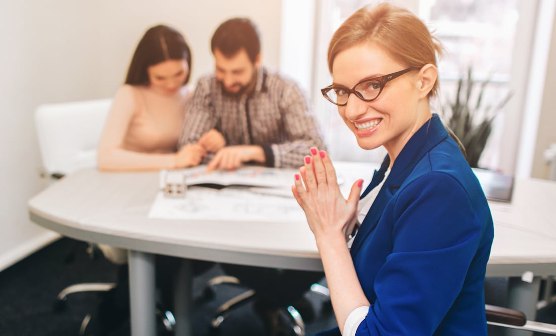 Las autoridades de Jalisco piden a la población mantenerse alerta ante falsas ofertas de crédito o venta de casas en remate bancario, modalidades que han incrementado en los últimos meses (Foto: Canva)