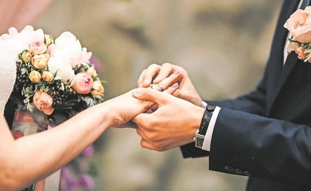 Puedes seguir algunos consejos para ahorrar en una boda por la Iglesia. (Foto: DeDinero)