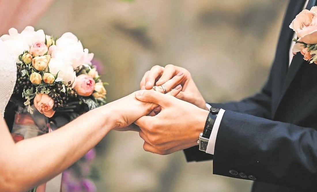 Puedes seguir algunos consejos para ahorrar en una boda por la Iglesia. (Foto: DeDinero)