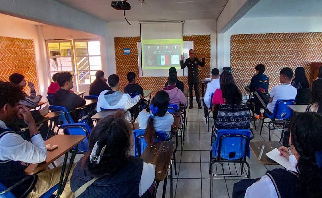 Trabajo en la Escuela Superior de Guerra. (Foto: Tomada de X)