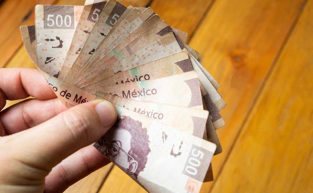 Cuánto dinero se puede depositar en efectivo sin notificar al SAT en México. (Foto: DeDinero)