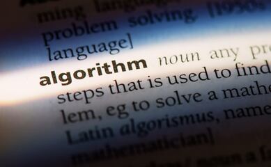 Caída de tráfico sitios web 2025: Cómo las actualizaciones GFM y MuVERA de Google Impactan tu SEO