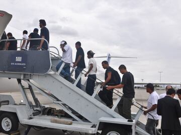 Mexicanos repatriados de EU recibirán tarjeta urgente con 2 mil pesos y todos estos apoyos