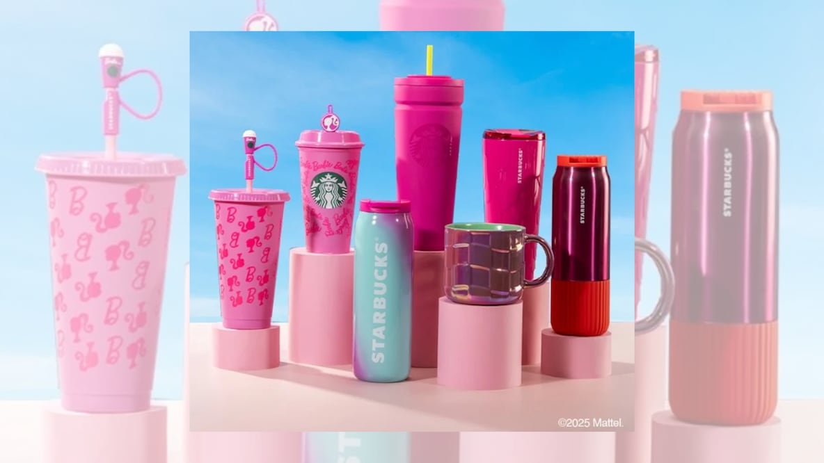 El universo rosa de Barbie llega a Starbucks con bebidas, postres y accesorios de edición especial que celebran la autoexpresión y la alegría (Foto: Captura de pantalla-Starbucks)