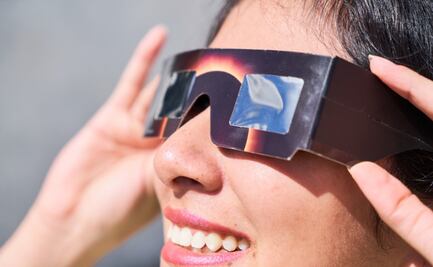 ¿Dónde comprar los lentes especiales para ver el eclipse solar? En estas tiendas cuestan 88 pesos