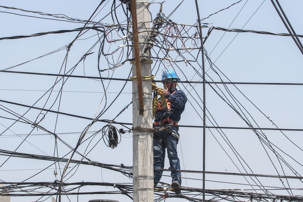 Los operativos casa por casa de la CFE han generado dudas y preocupación entre los usuarios (Foto: Cuartoscuro)