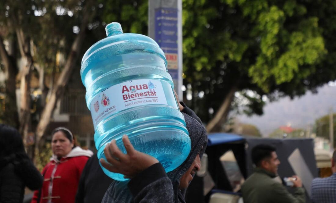 Garrafones de Agua Bienestar en CDMX: Precio, puntos de Venta y todo lo que debes saber. (Foto: Cuartoscuro)
