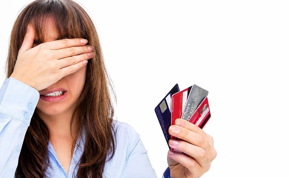 ¿Bravo México realmente te ayuda a salir de deudas? Conoce si es seguro usar esta reparadora. (Foto: Creada con IA)