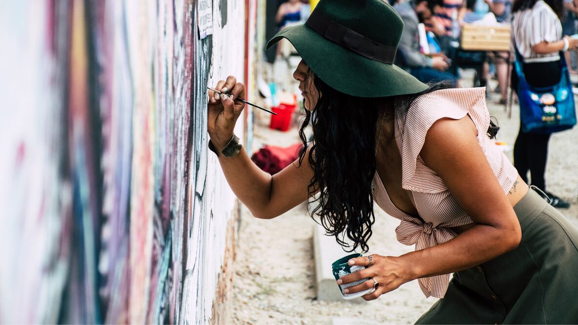 El Instituto Politécnico Nacional impulsa a sus estudiantes con la Beca Cultural 2025 (Foto: Canva)