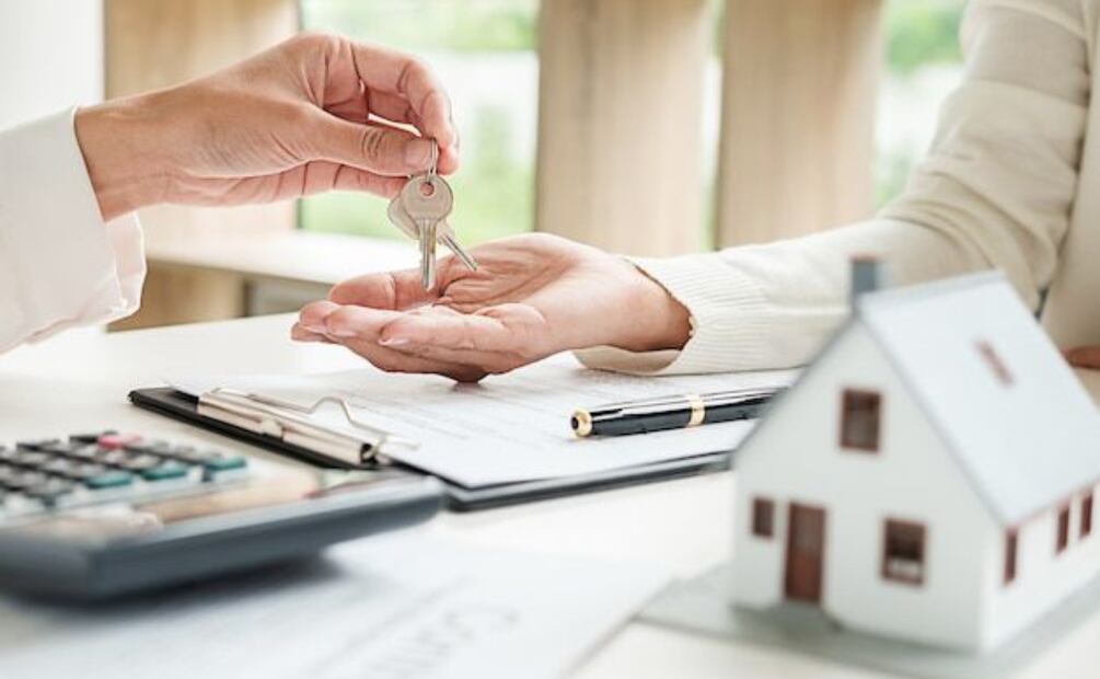 Condusef lanza calculadora de créditos hipotecarios. (Foto: Freepik)