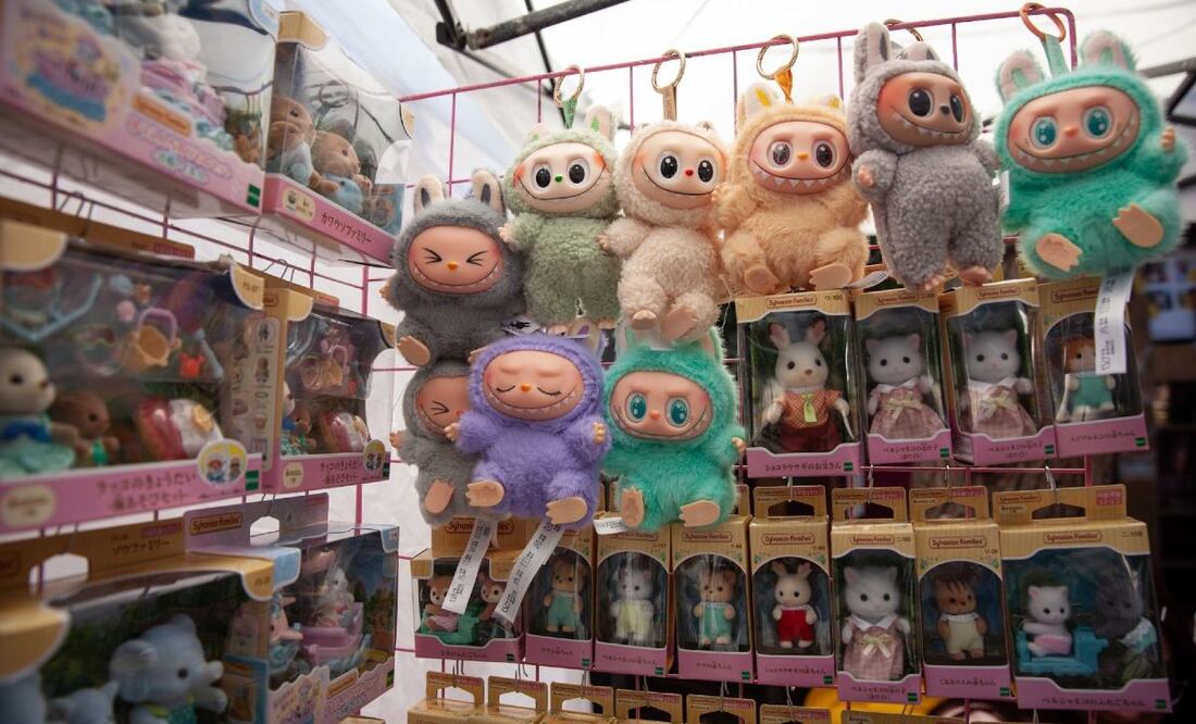 Crea ropa para tu Labubu en el taller gratuito de PILARES (Foto: Cuartoscuro)