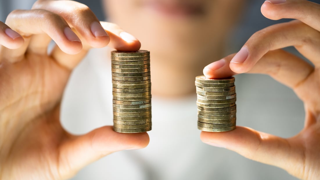 Aunque algunas monedas de 20 pesos pueden alcanzar precios elevados entre coleccionistas, el Banco de México ha emitido un mensaje sobre su valor real (Foto: Canva)