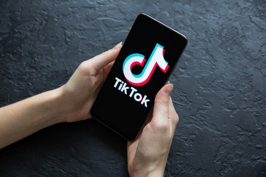Potencia tu marca en TikTok con las últimas herramientas innovadoras. Fuente: Freepik.