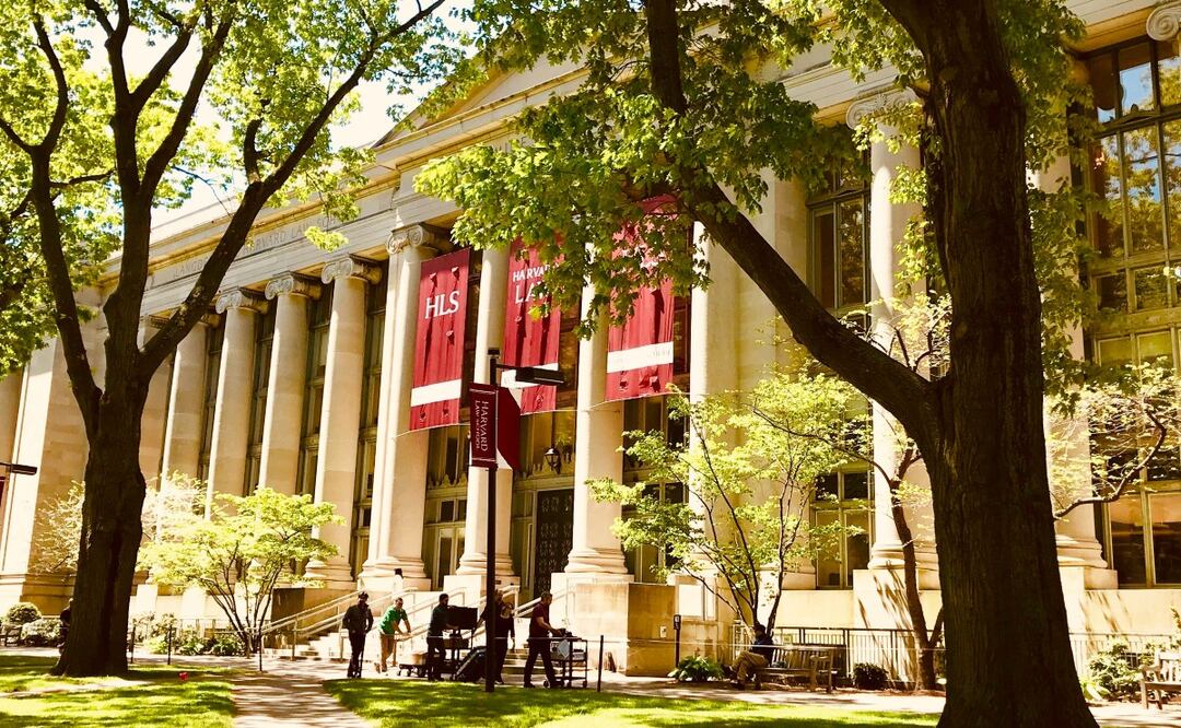 Los egresados de esta universidad consiguen buenos empleos. (Foto:DeDinero)