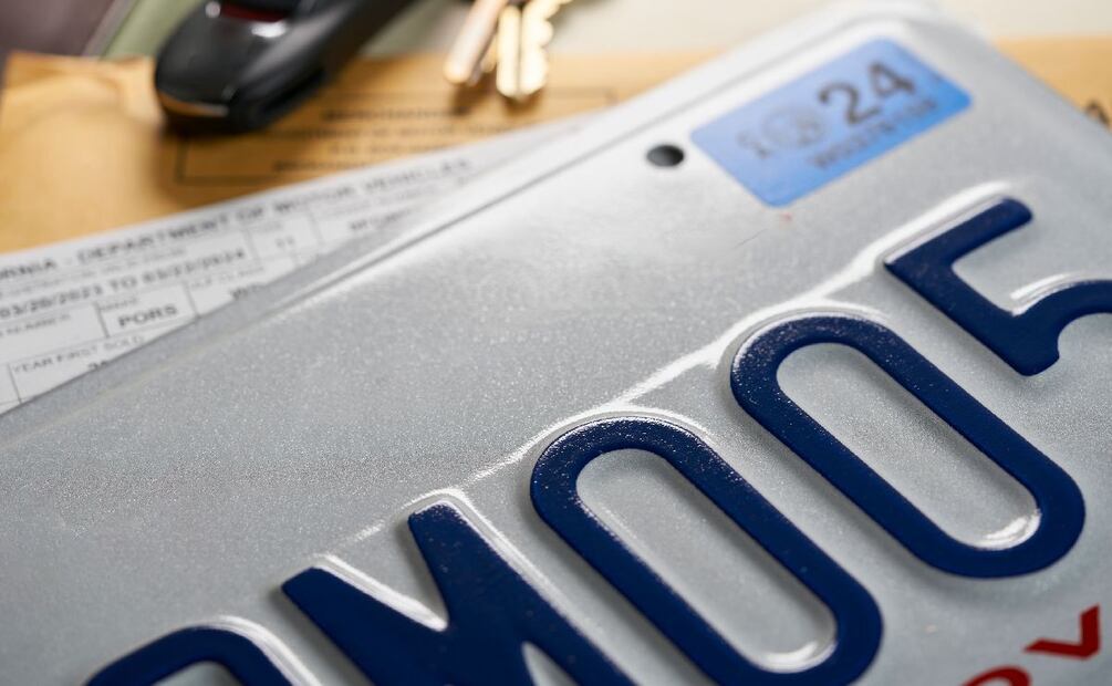 ¿Cuánto es la multa por tapar la matrícula? (Foto: DeDinero)