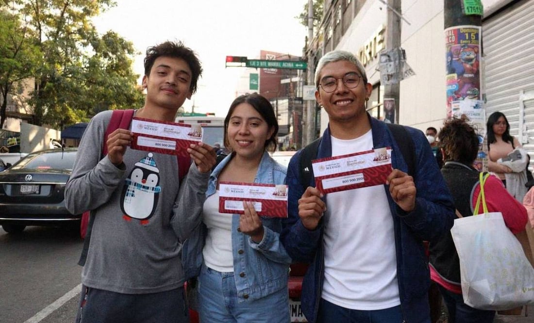 Estas becas tienen como propósito disminuir la deserción escolar en México. (Foto: DeDinero)