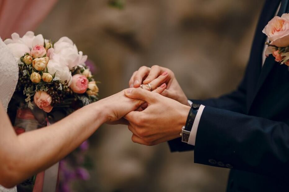 Consejos para ahorrar en una boda. Fuente:Freepik.