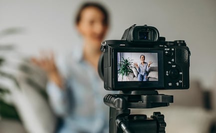 No solo de anuncios vive el youtuber... 5 ideas distintas para ganar dinero con tu canal