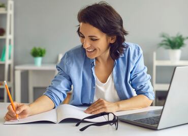 Google y sus cursos gratis con certificación oficial para dominar marketing, datos y más en este 2025