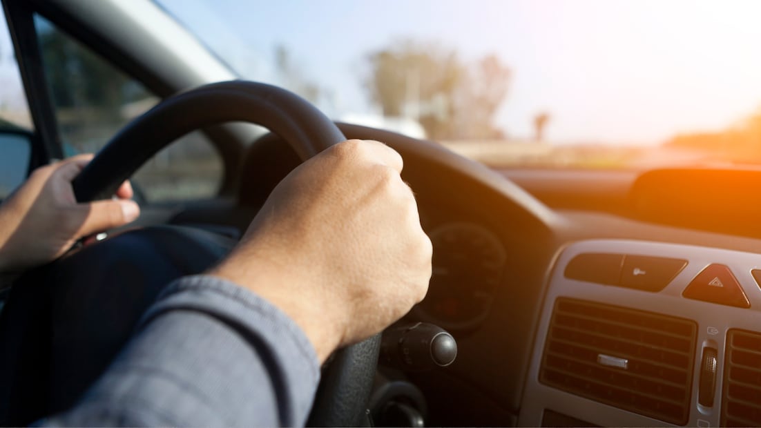 Los radares de velocidad en la Ciudad de México buscan reducir accidentes, no solo castigar al conductor (Foto: Canva)