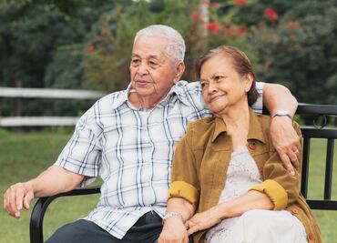 Día del Abuelo 2025: Regalos de experiencia que van más allá del dinero, con consejos del SAT y Condusef