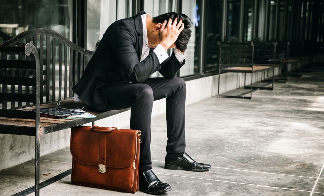 Descubre cómo encontrar trabajo y evitar la depresión por desempleo. (Foto: DeDinero)