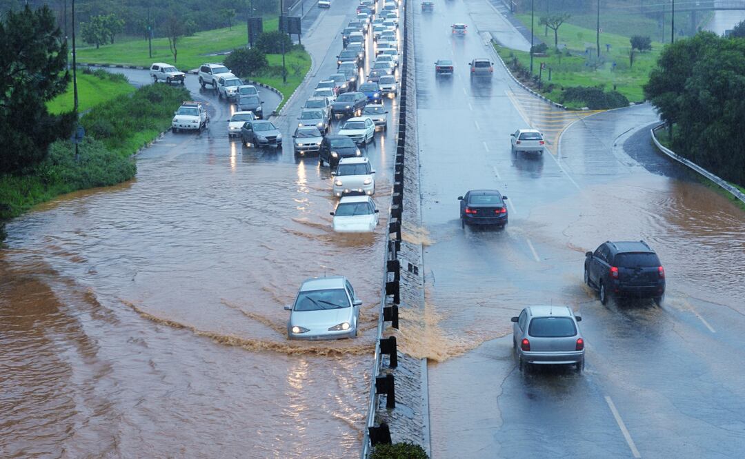 ¿Qué hacer si tu auto se inunda y qué seguro de auto te puede ayudar? (Foto: DeDinero)