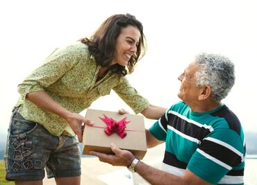 Celebra a papá sin gastar mucho: Regalos creativos y personalizados para el Día del Padre
