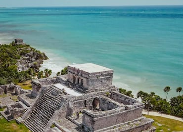 Cuánto cuesta viajar a Tulum en 2025, presupuesto real con tarifas oficiales de vuelos, hoteles y Tren Maya