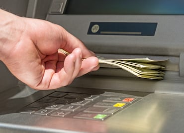 Bancos en los que puedes retirar tu Pensión del Bienestar desde 26.50 pesos de comisión