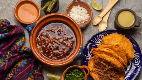 Cena del 15 de septiembre, la receta de birria de res de 250 pesos por persona